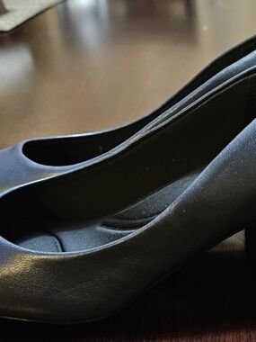 Easy Spirit Dark BlueLeather Low Heel Pumps